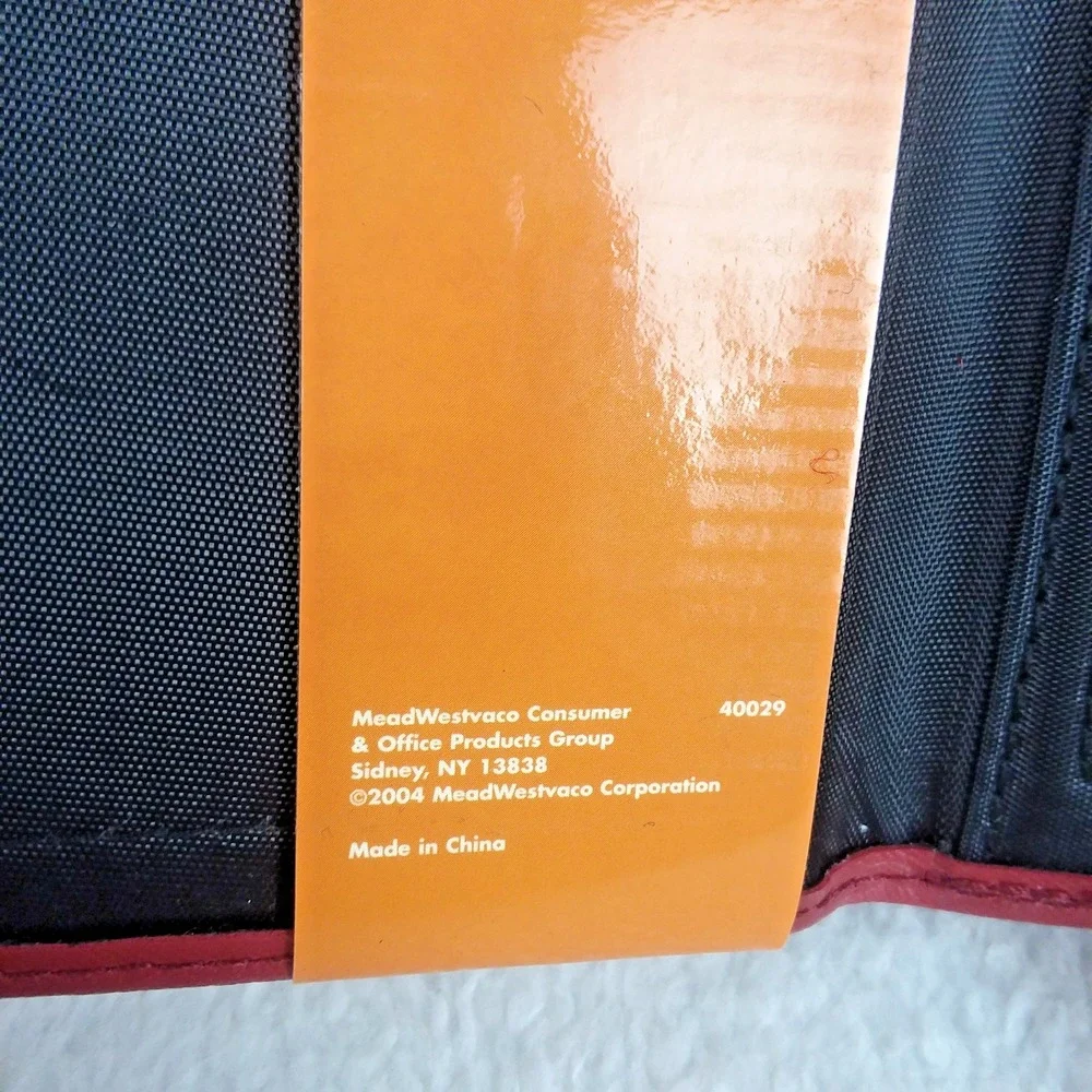 Day Runner Calendar‎ Planner Zip Around Tooled Wallet NOS Vintage